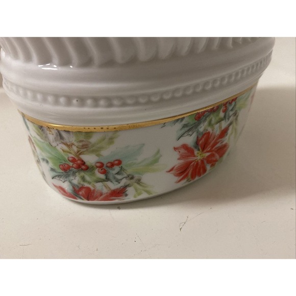 Colonial Candle of Cape Cod Winter Garden Floral Porcelain Gold Trim New In Box - Picture 7 of 13
